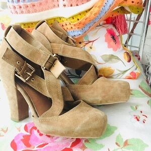 Shelley’s London heels